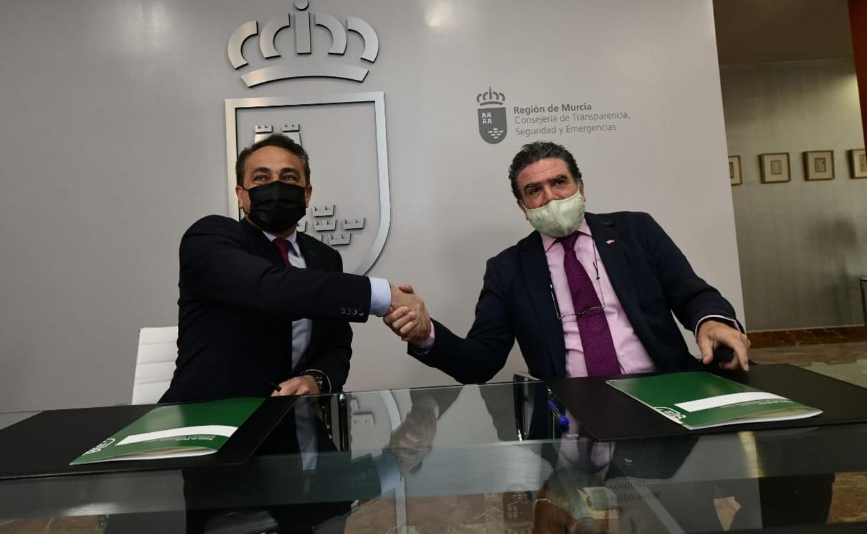 Antonio Sánchez Lorente (izq.), este viernes.