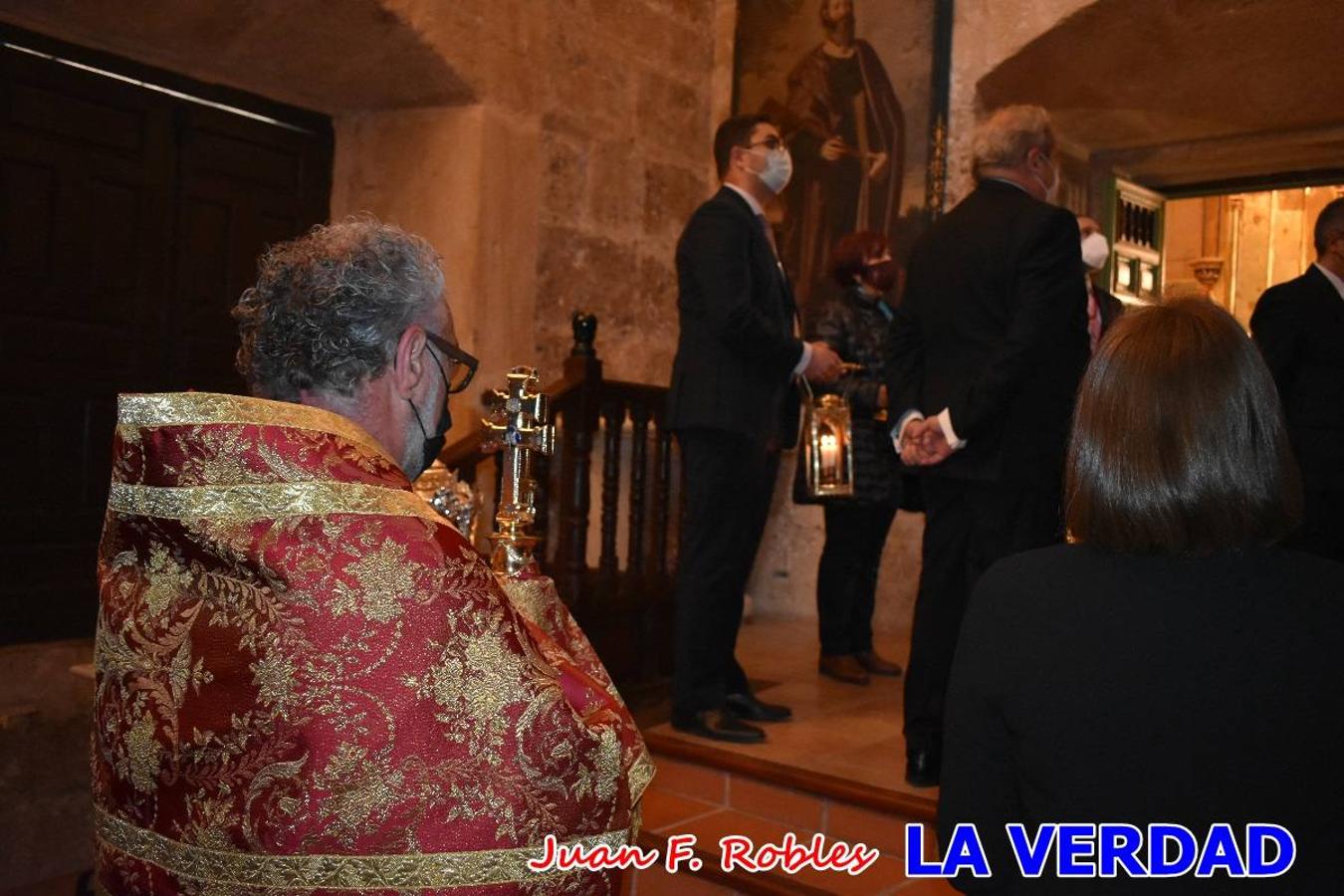 La basílica de la Vera Cruz volvió a acoger el ritual de la Bendición de la Naturaleza con la Sagrada Reliquia. La ceremonia se ha realizado esta tarde y se ha iniciado en el interior del templo para trasladarse después a la Capilla de los Conjuros. 