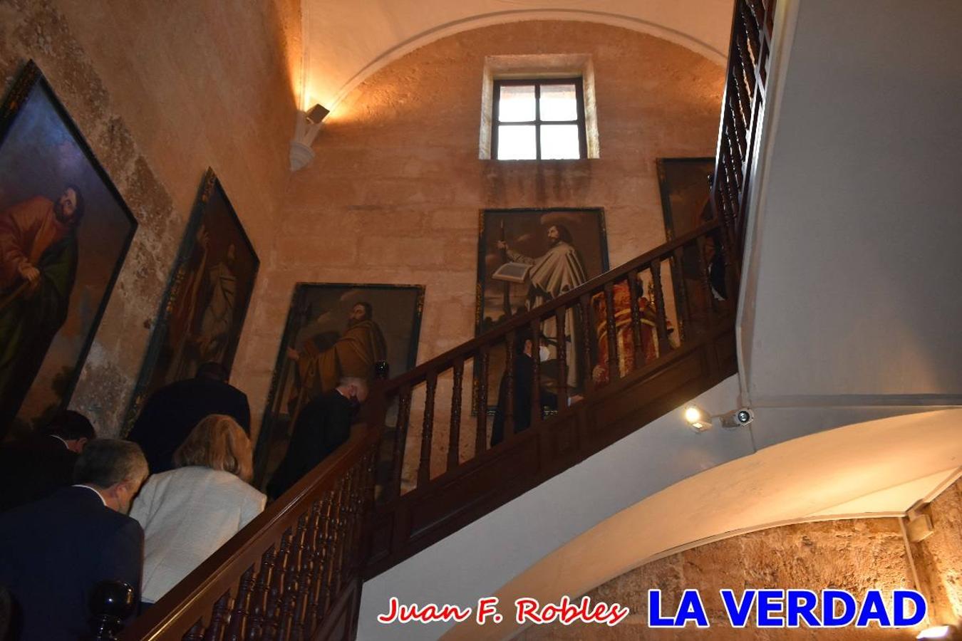 La basílica de la Vera Cruz volvió a acoger el ritual de la Bendición de la Naturaleza con la Sagrada Reliquia. La ceremonia se ha realizado esta tarde y se ha iniciado en el interior del templo para trasladarse después a la Capilla de los Conjuros. 