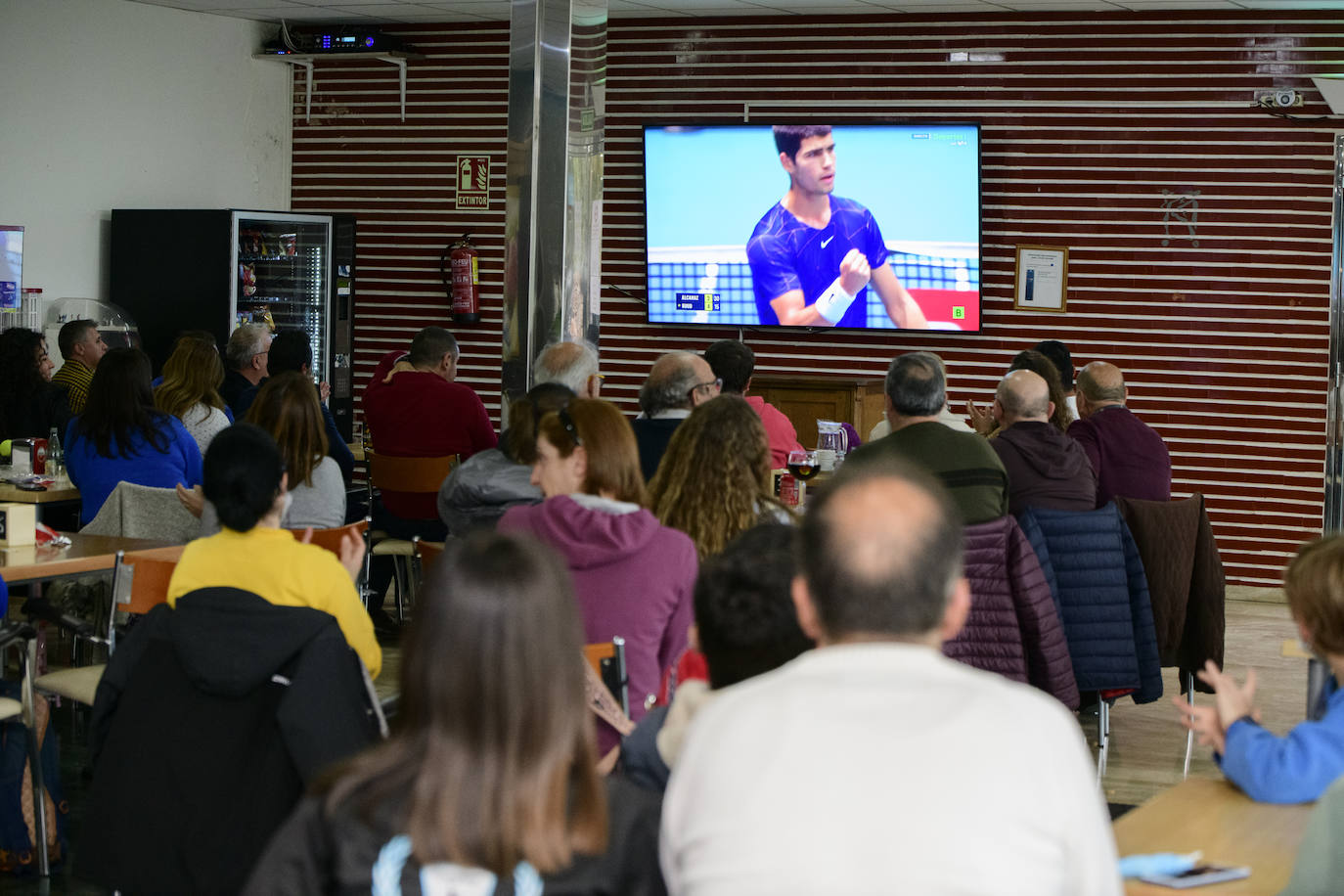 Fotos: Así vivieron la victoria de Carlos Alcaraz en club de campo tenis de El Palmar