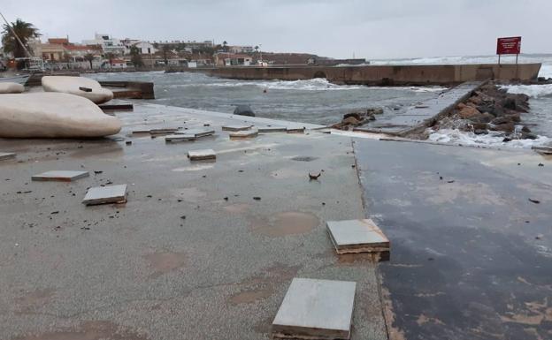 Desperfectos causados por el oleaje en Cabo de Palos, Cartagena. 