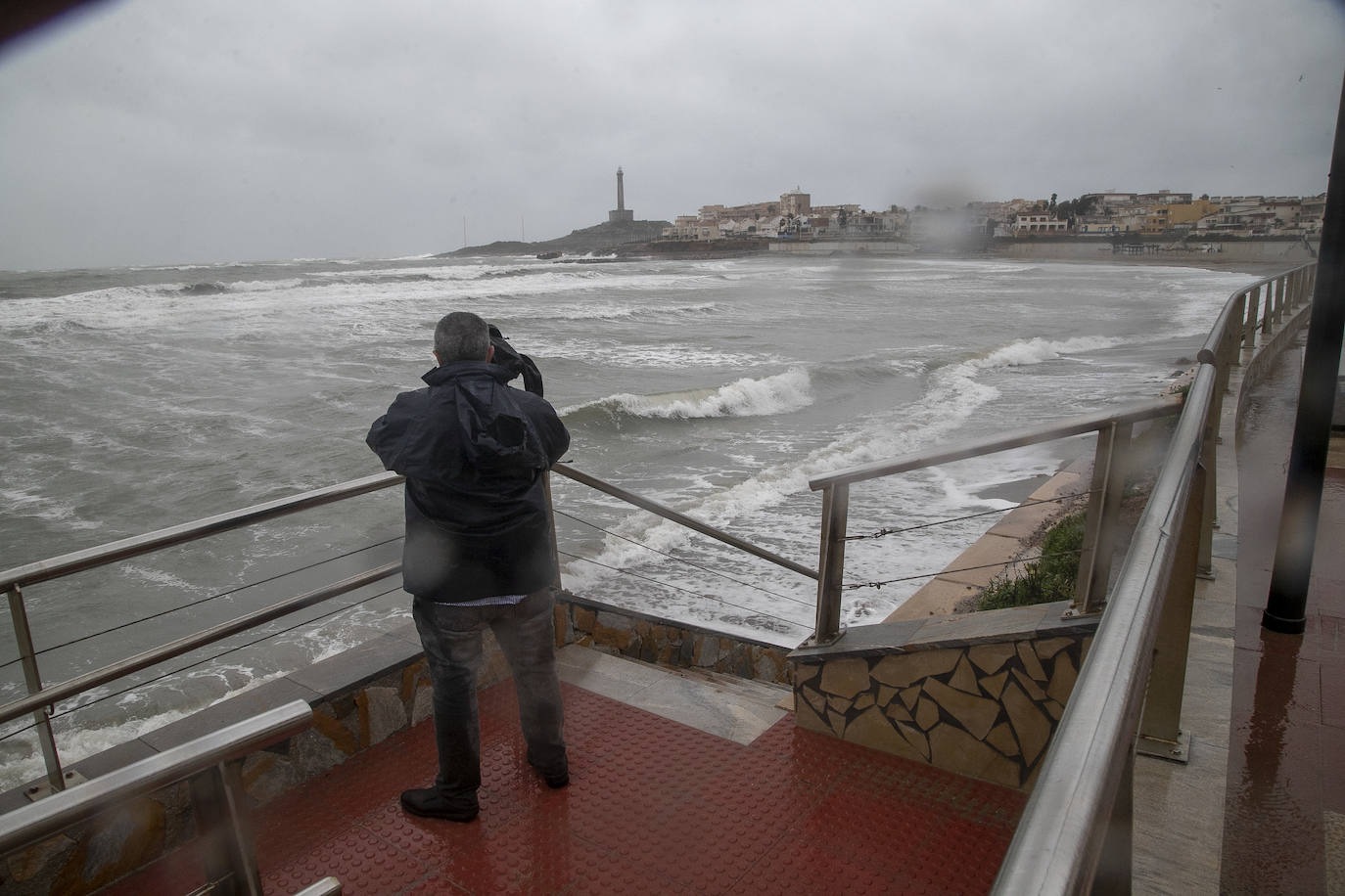 Fotos: El temporal causa daños graves en el paseo marítimo de Cabo de Palos