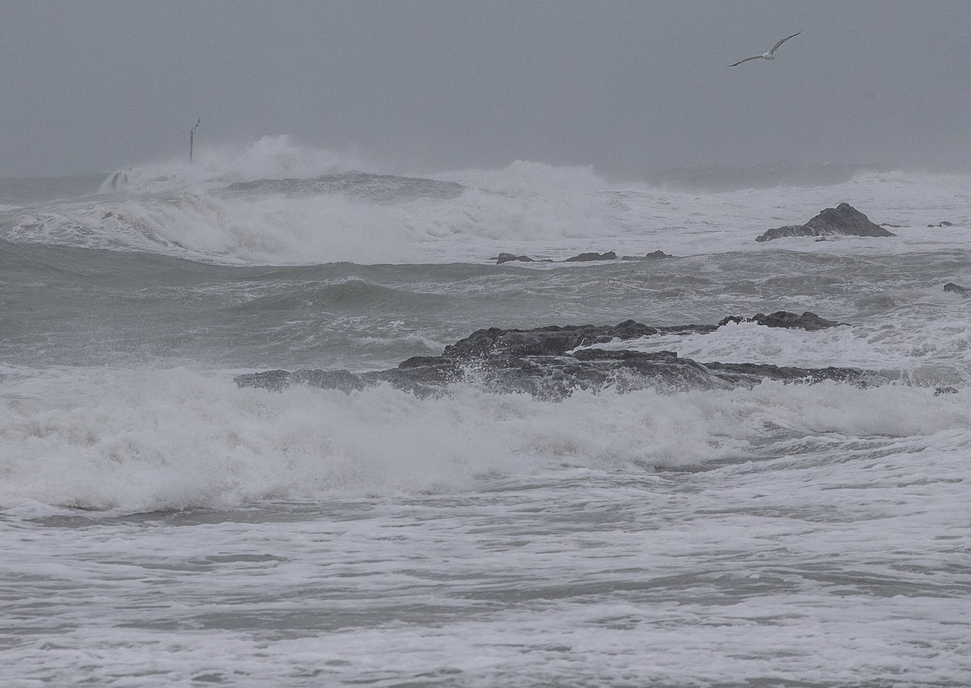 Fotos: El temporal causa daños graves en el paseo marítimo de Cabo de Palos