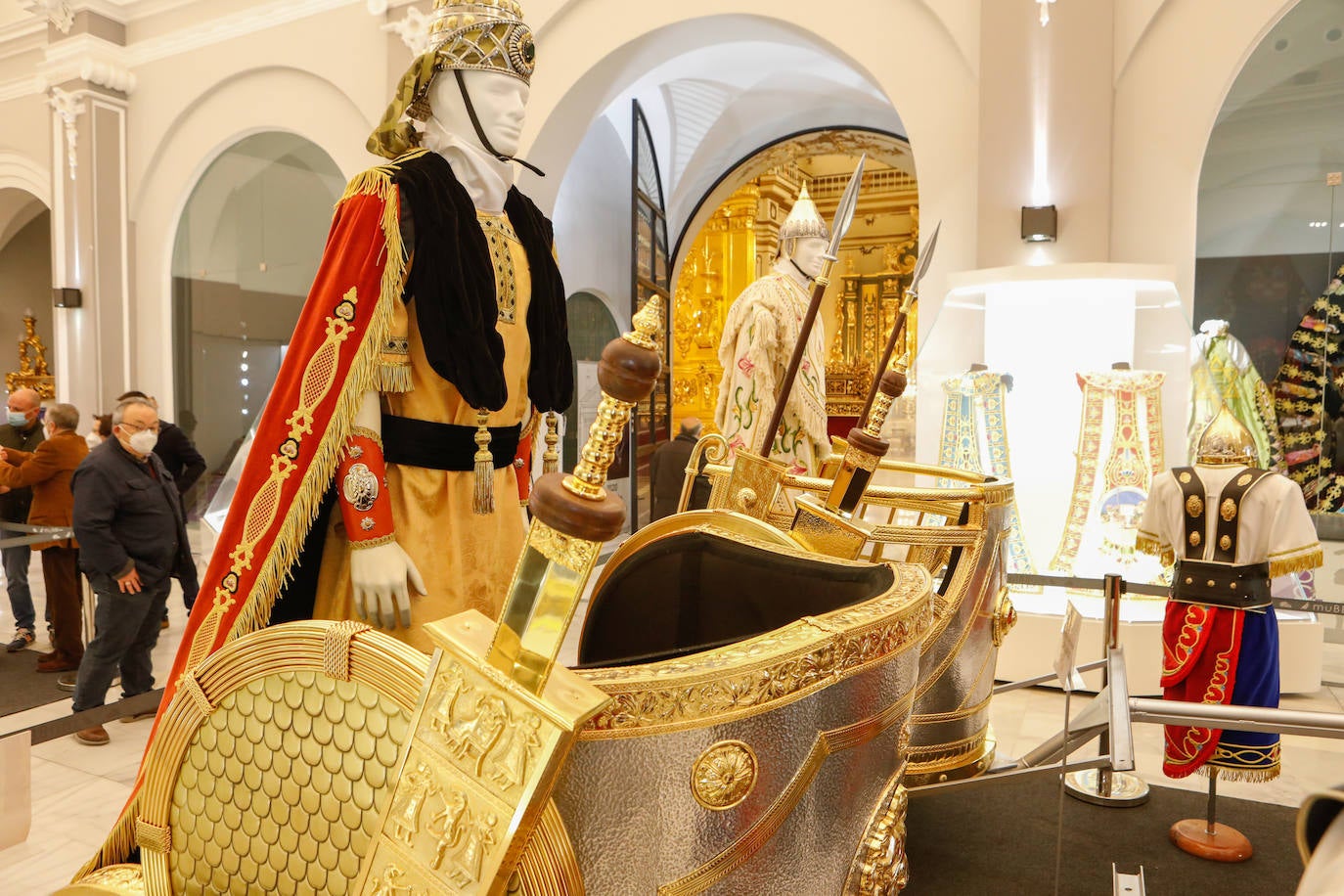 Fotos: Judit lidera los estrenos del Paso Blanco en la Semana Santa de Lorca