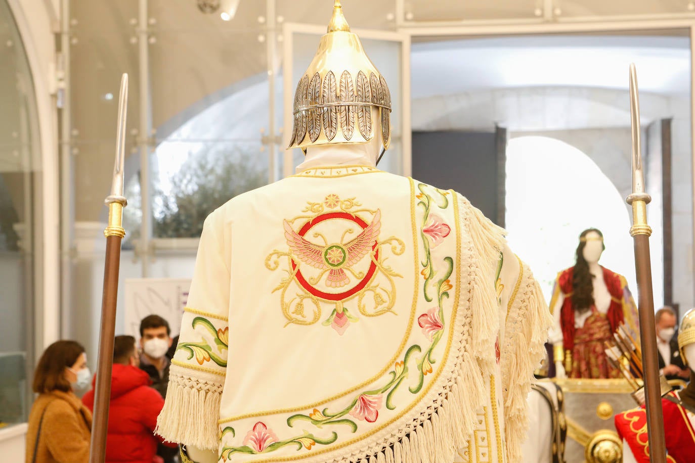 Fotos: Judit lidera los estrenos del Paso Blanco en la Semana Santa de Lorca