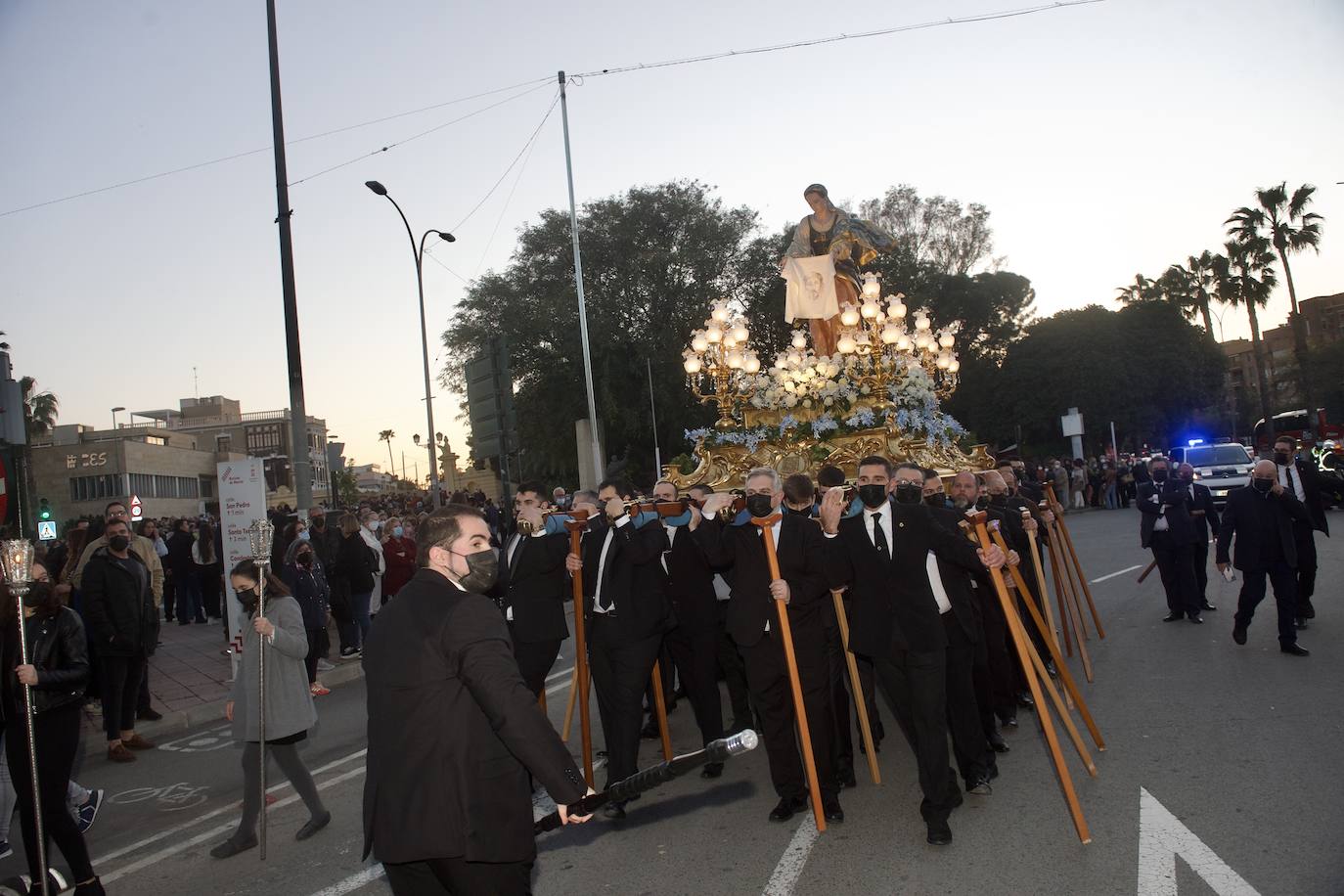 Fotos: La Verónica, en su 25 aniversario, acompaña al Jesús del Gran Poder