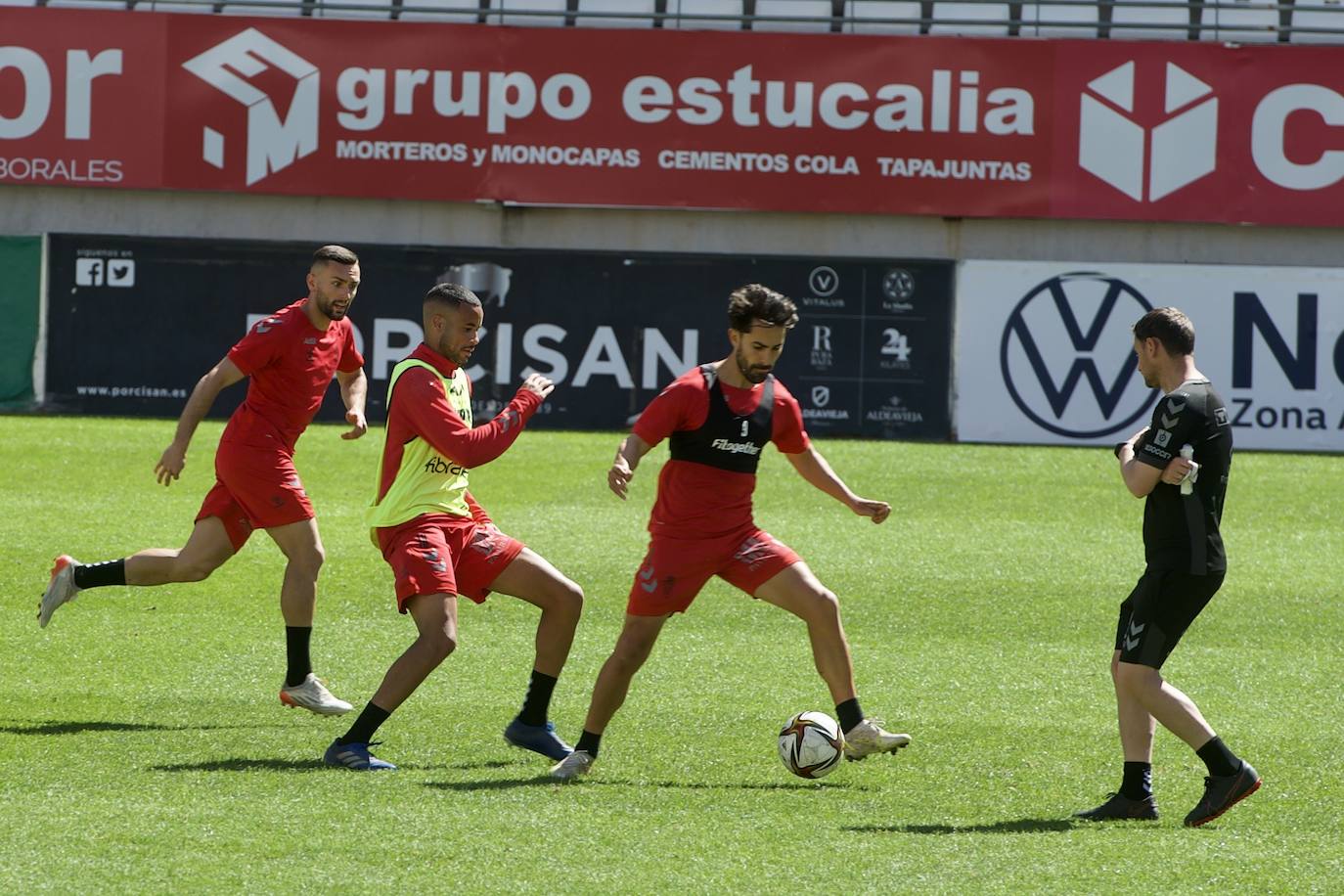 Fotos: El entrenamiento del Real Murcia antes del enfretamiento contra el Hércules, en imágenes