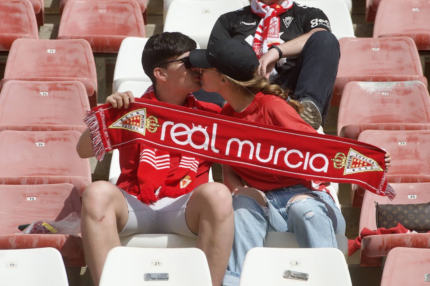 Fotos: Búscate en el Enrique Roca en el empate del Real Murcia frente al Hércules