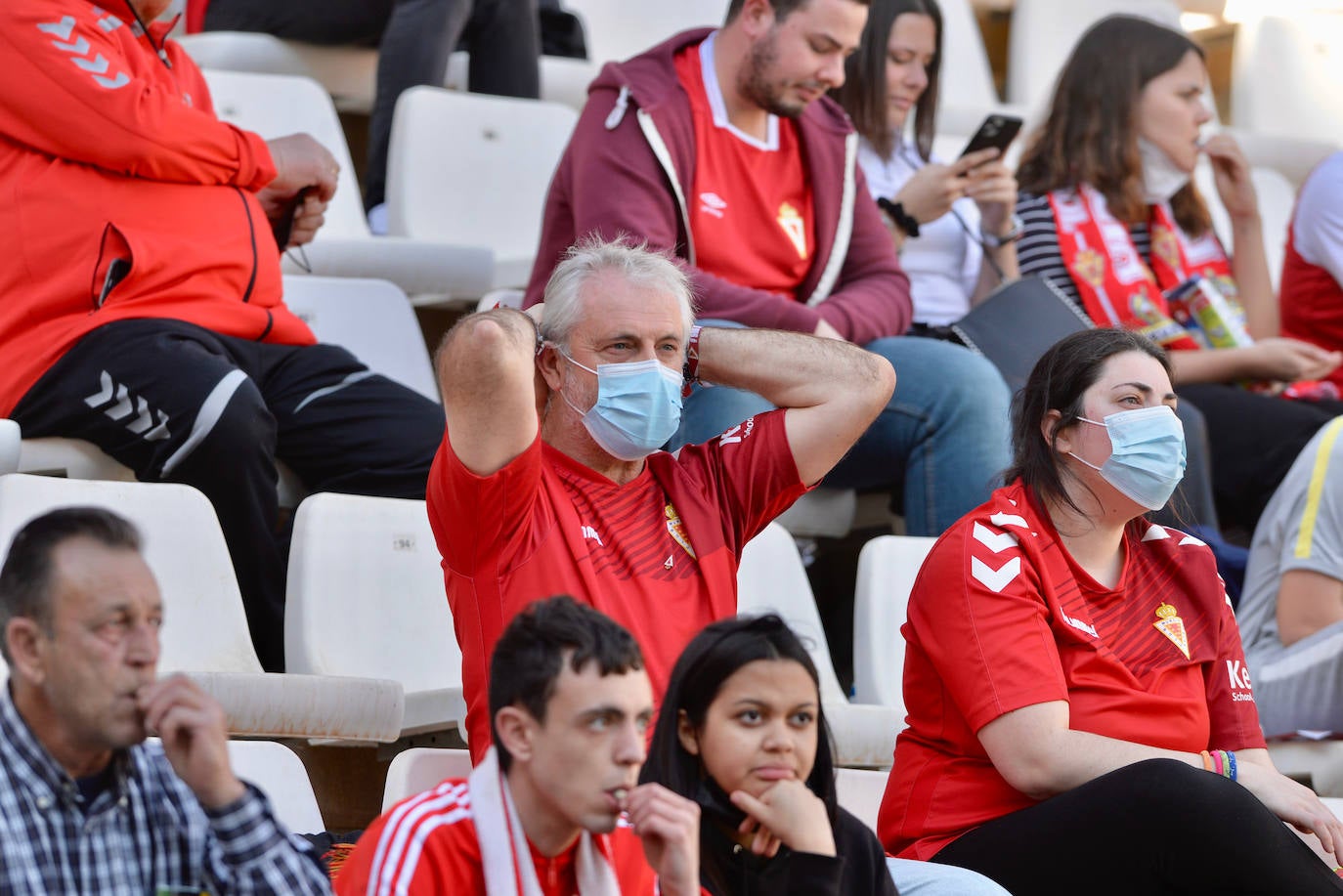 Fotos: Búscate en el Enrique Roca en el empate del Real Murcia frente al Hércules