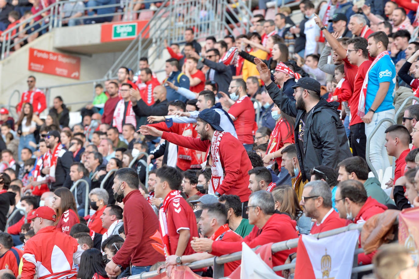 Fotos: Búscate en el Enrique Roca en el empate del Real Murcia frente al Hércules