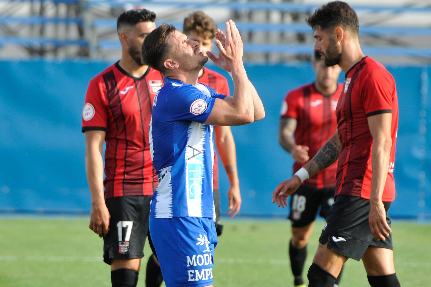 Fotos: El Águilas sale del infierno (Águilas 2, La Nucía 0)