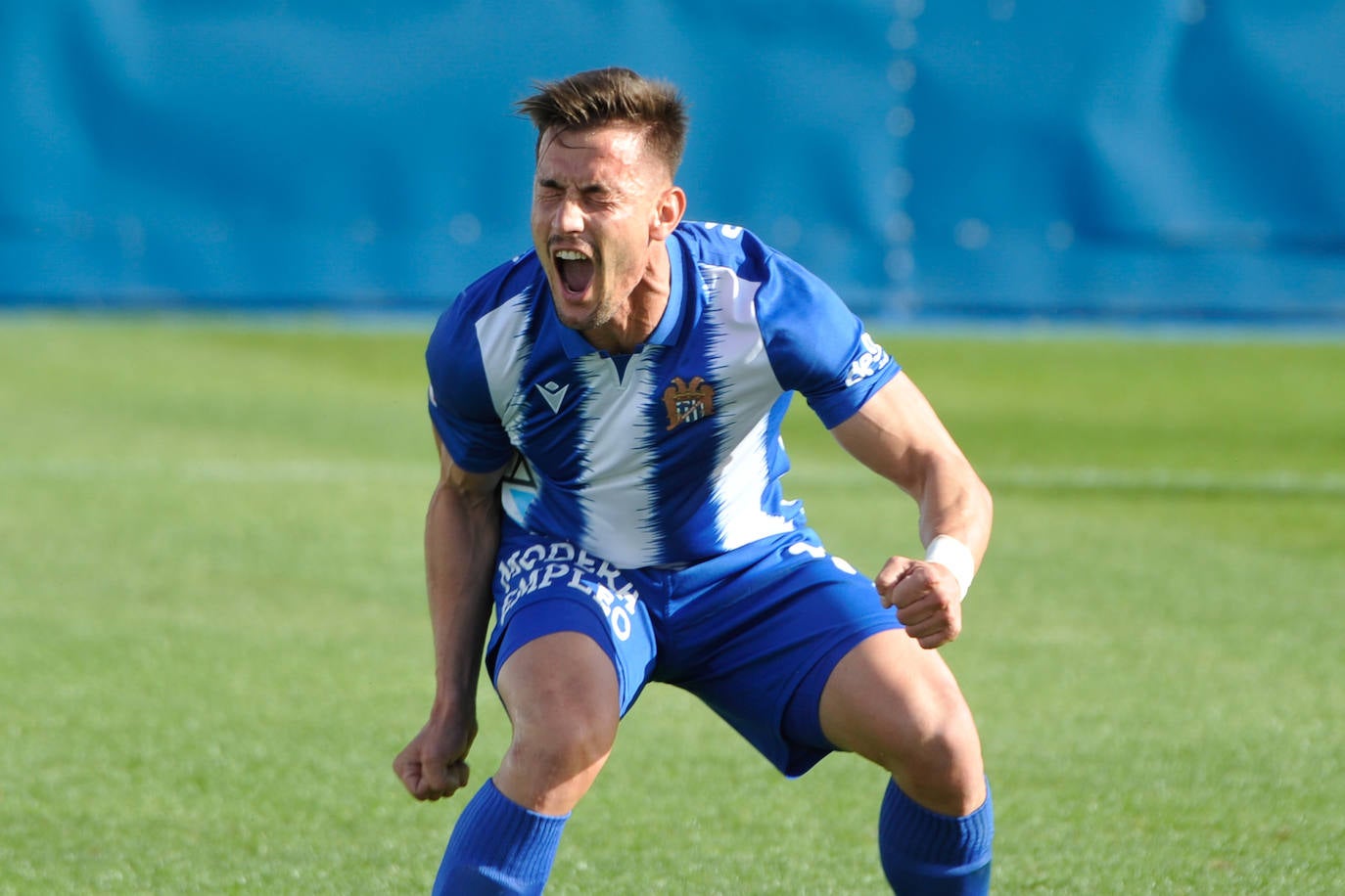 Fotos: El Águilas sale del infierno (Águilas 2, La Nucía 0)