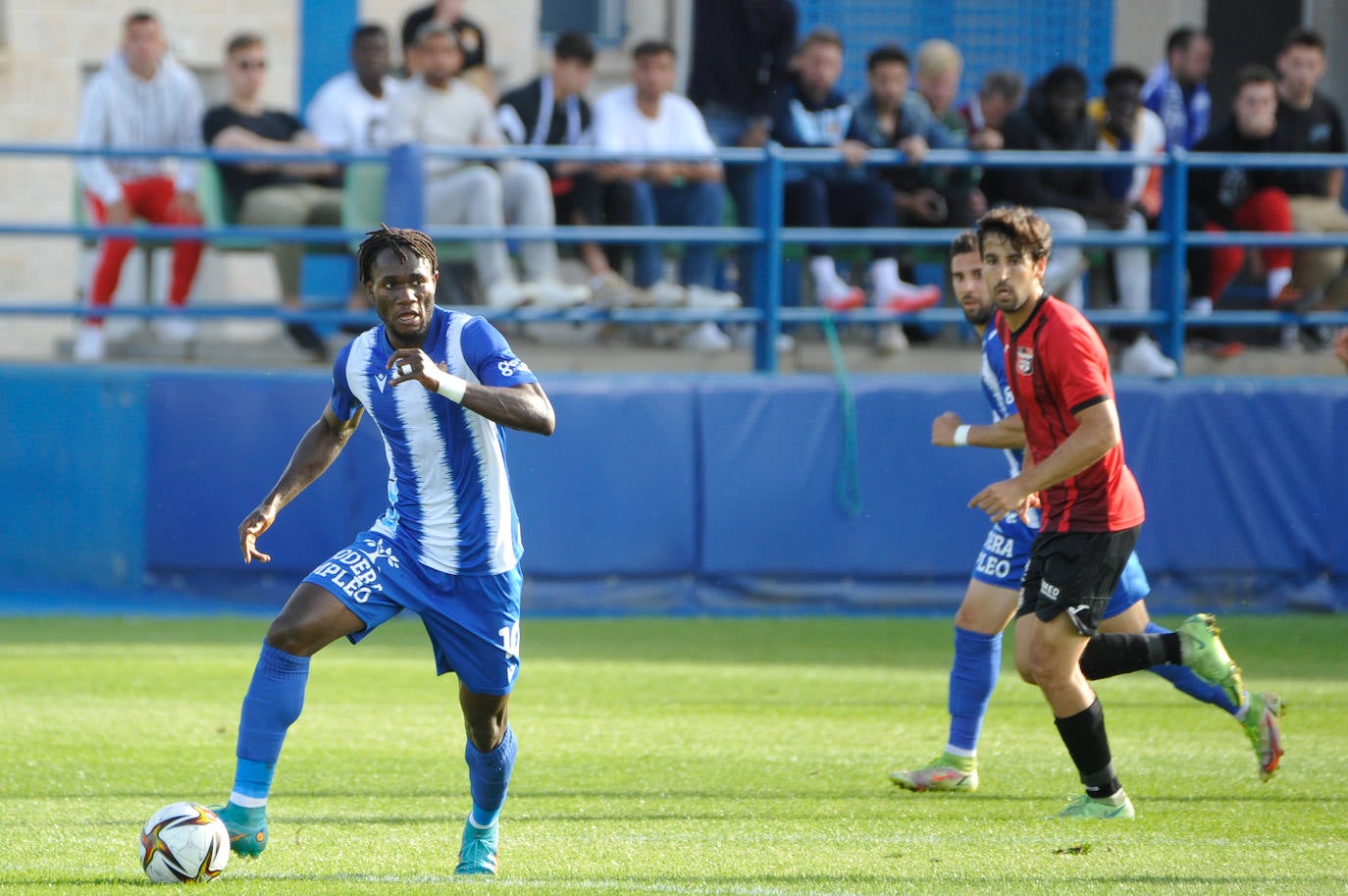 Fotos: El Águilas sale del infierno (Águilas 2, La Nucía 0)