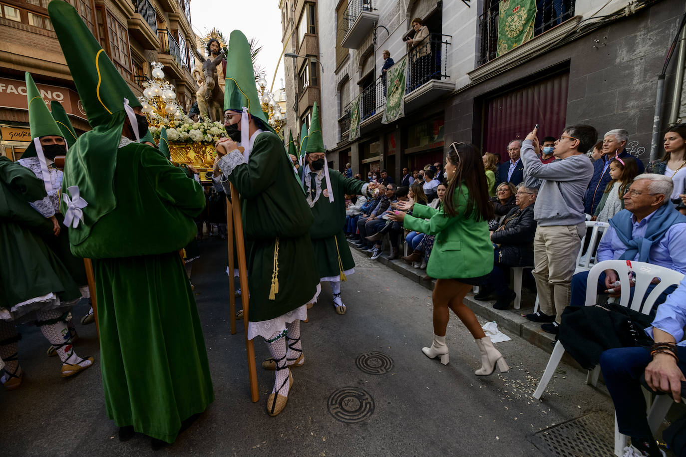 Fotos: Túnicas verdes por San Pedro