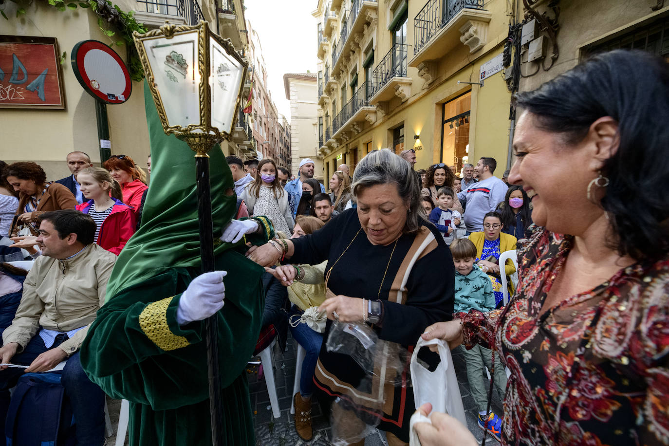 Fotos: Túnicas verdes por San Pedro