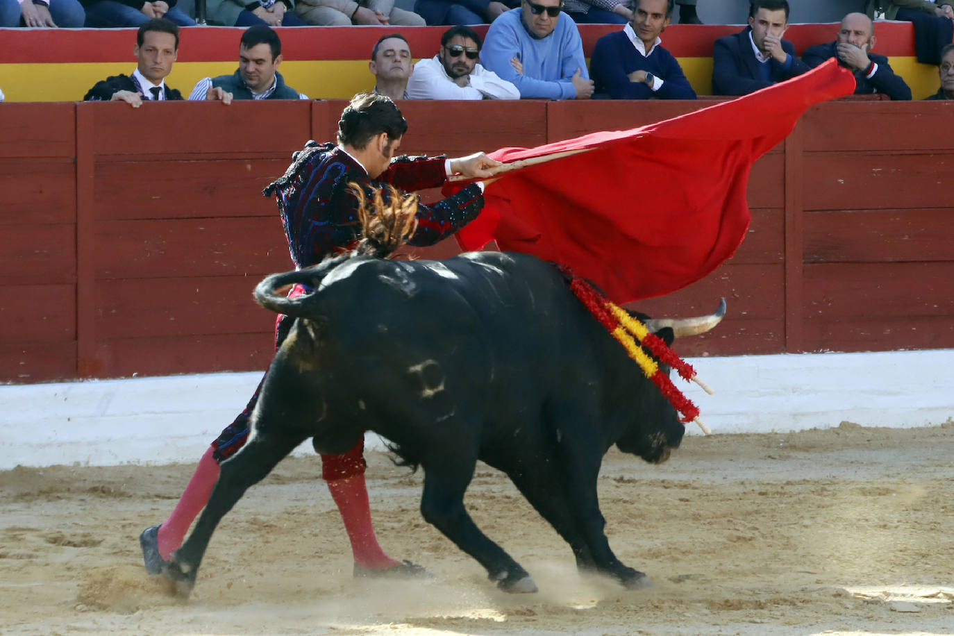 Fotos: Puerta grande para Ureña y Galdós en Yecla