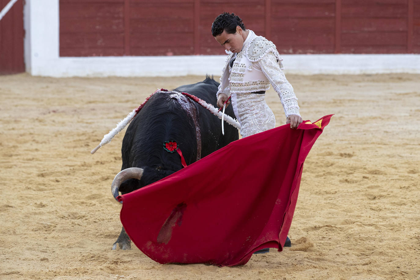 Fotos: Puerta grande para Ureña y Galdós en Yecla