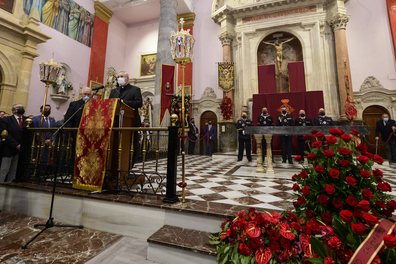 Fotos: Descendimiento del Cristo del Perdón en la iglesia de San Antolín de Murcia