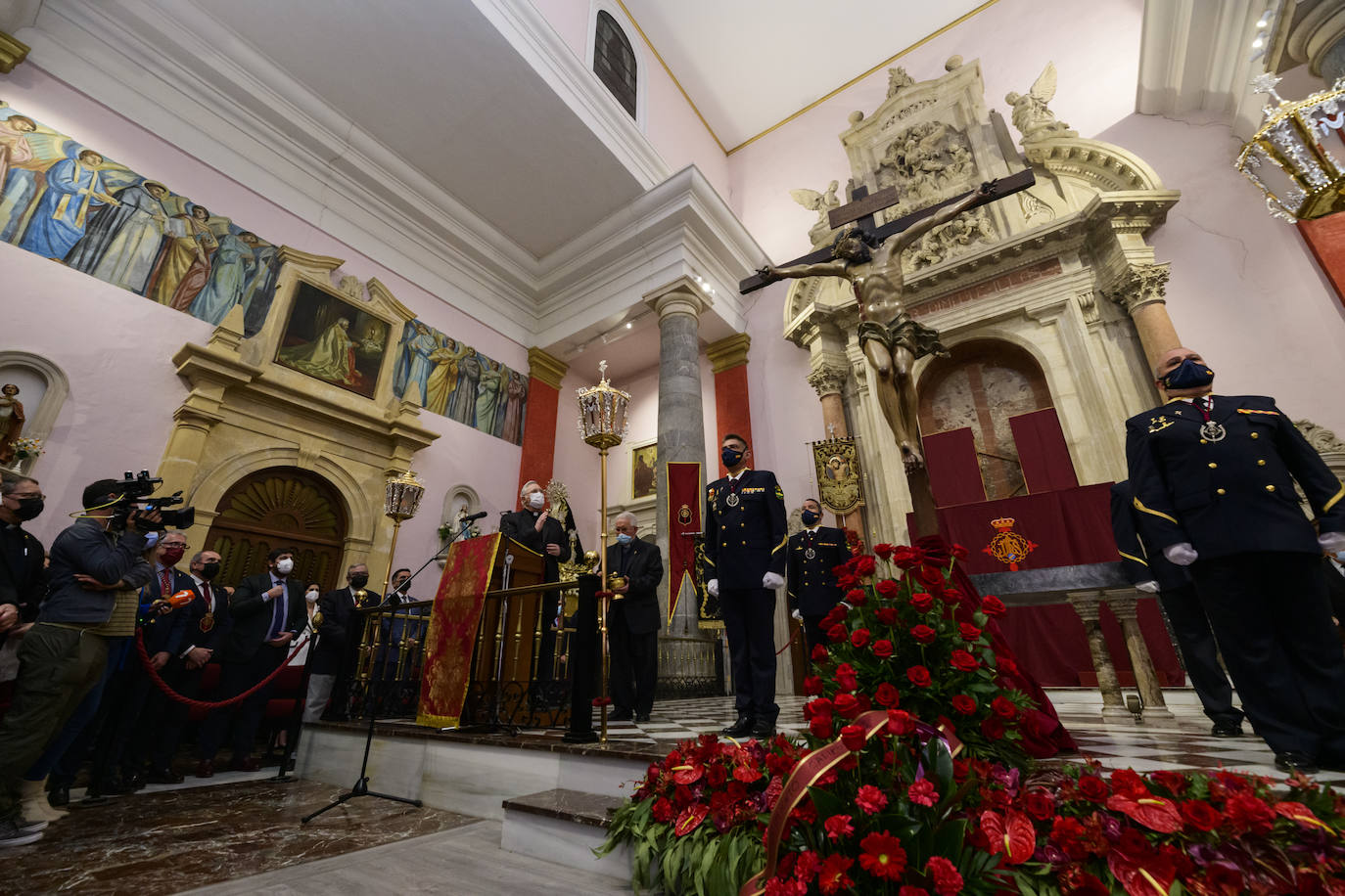 Fotos: Descendimiento del Cristo del Perdón en la iglesia de San Antolín de Murcia