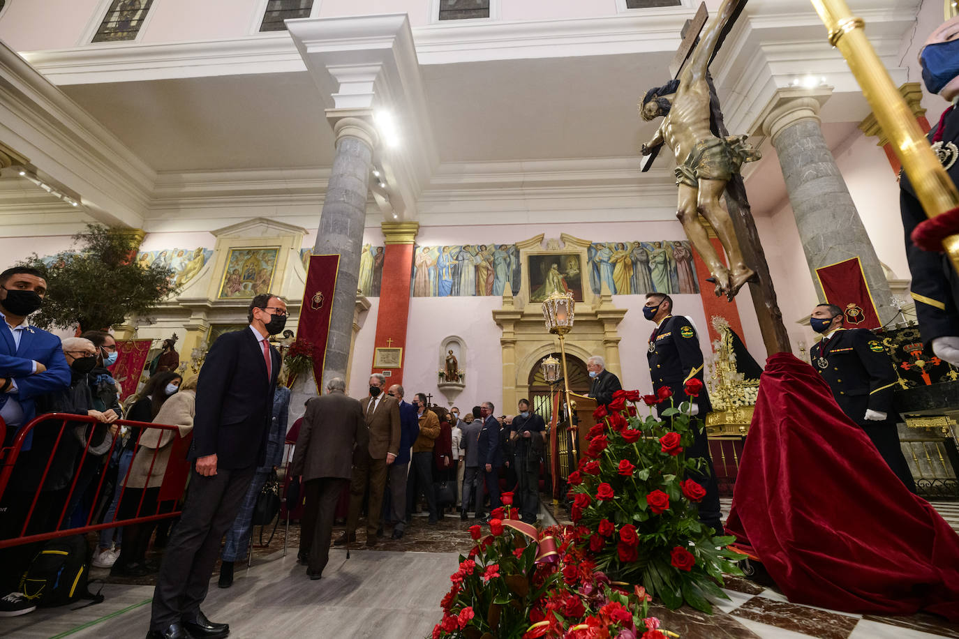 Fotos: Descendimiento del Cristo del Perdón en la iglesia de San Antolín de Murcia