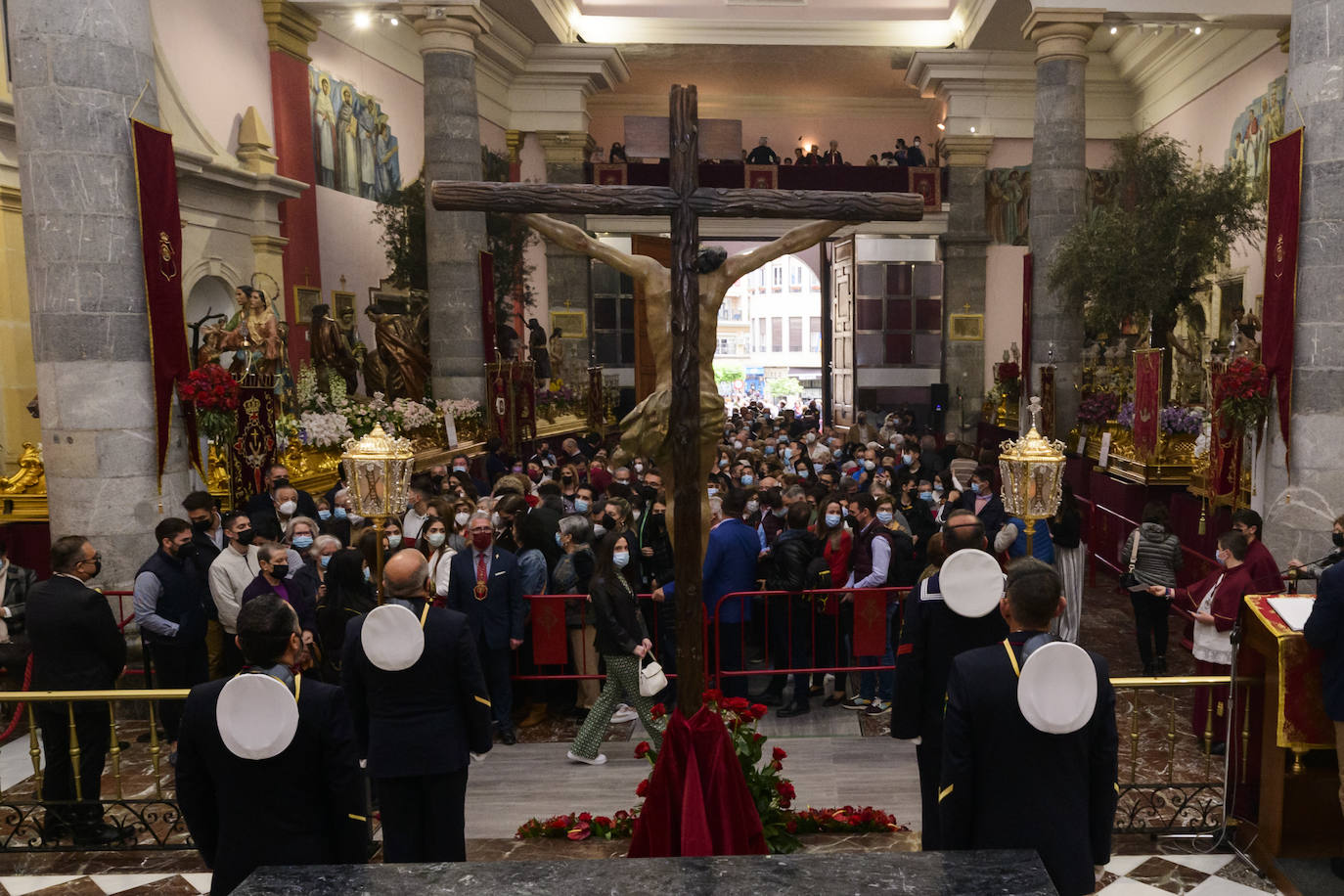 Fotos: Descendimiento del Cristo del Perdón en la iglesia de San Antolín de Murcia