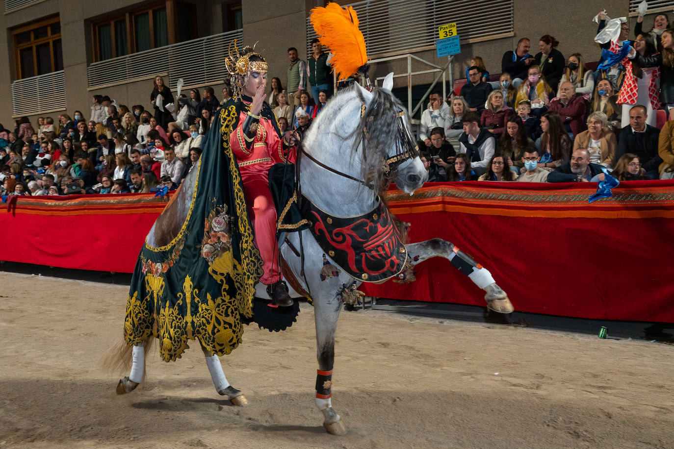 Fotos: El pueblo hebreo llena de júbilo la carrera en la noche del Domingo de Ramos en Lorca