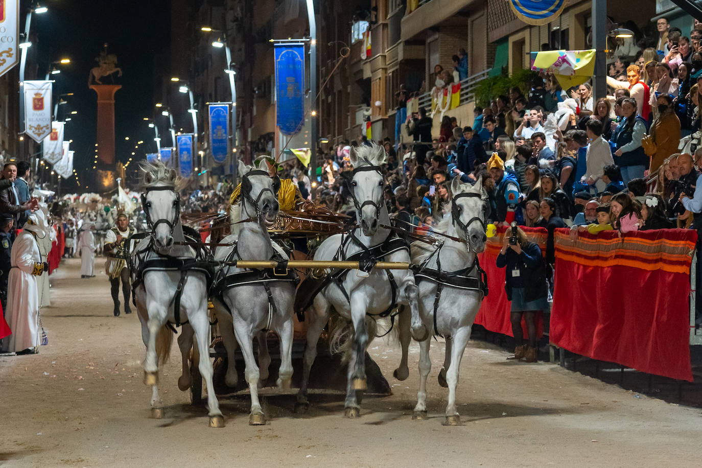 Fotos: El pueblo hebreo llena de júbilo la carrera en la noche del Domingo de Ramos en Lorca