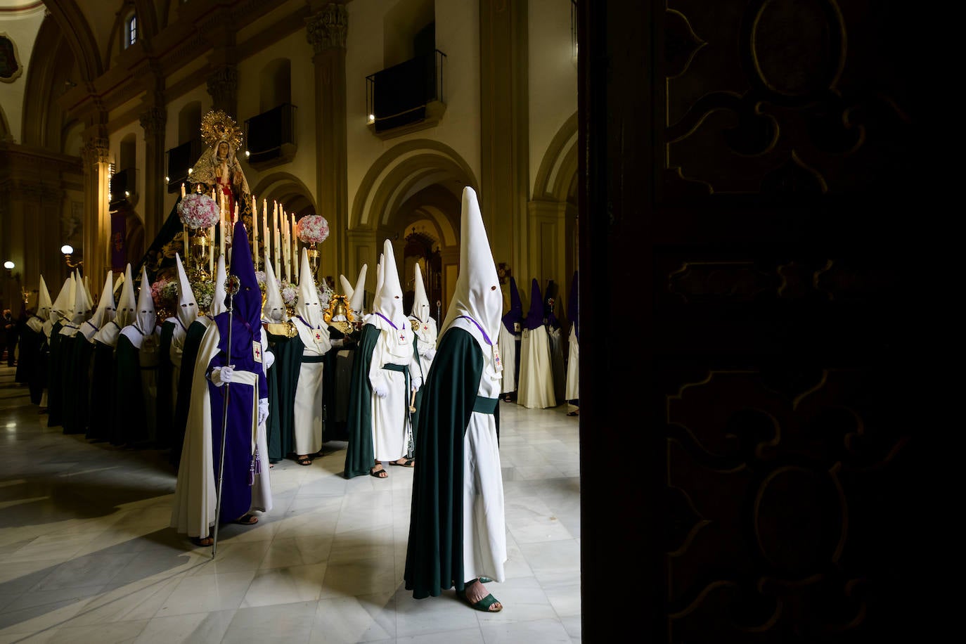 Fotos: La procesión del Rescate de Martes Santo, en imágenes