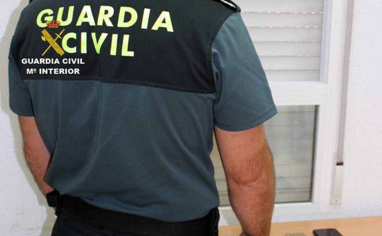 Un agente de la Guardia Civil, en una imagen de archivo.