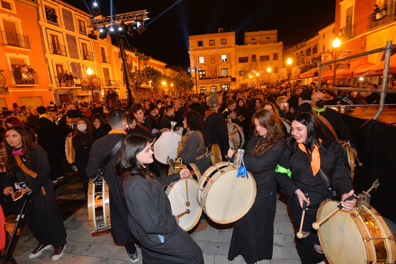 Fotos: La tamborada puede con la lluvia en Mula