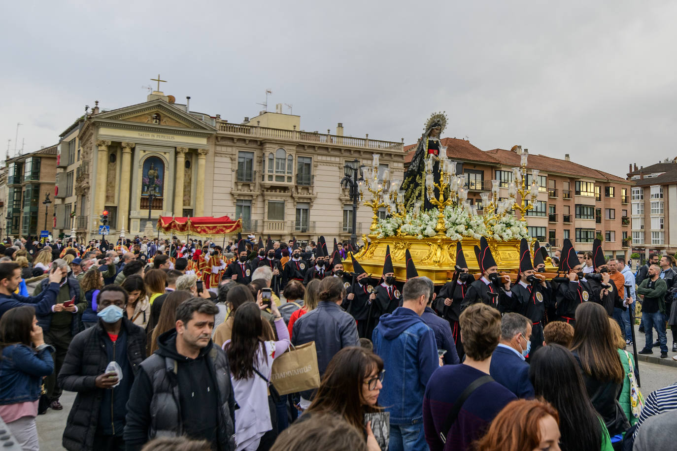 Fotos: Soledad del Calvario ‘colorá’ tras la tormenta