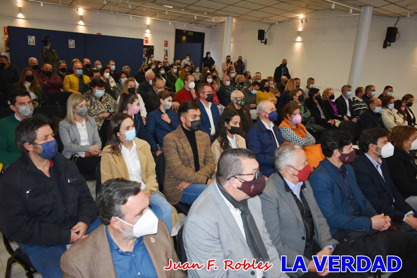 La Casa de Cultura «Emilio Sáez» de Caravaca de la Cruz acogió anoche la presentación de la Revista de Fiestas 2022, que ha sido diseñada por Láser-Fotógrafos. 