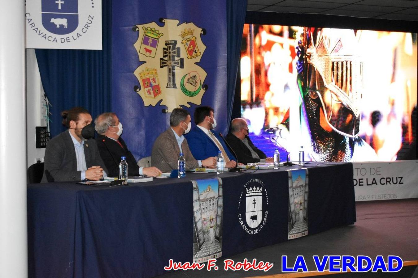 La Casa de Cultura «Emilio Sáez» de Caravaca de la Cruz acogió anoche la presentación de la Revista de Fiestas 2022, que ha sido diseñada por Láser-Fotógrafos. 