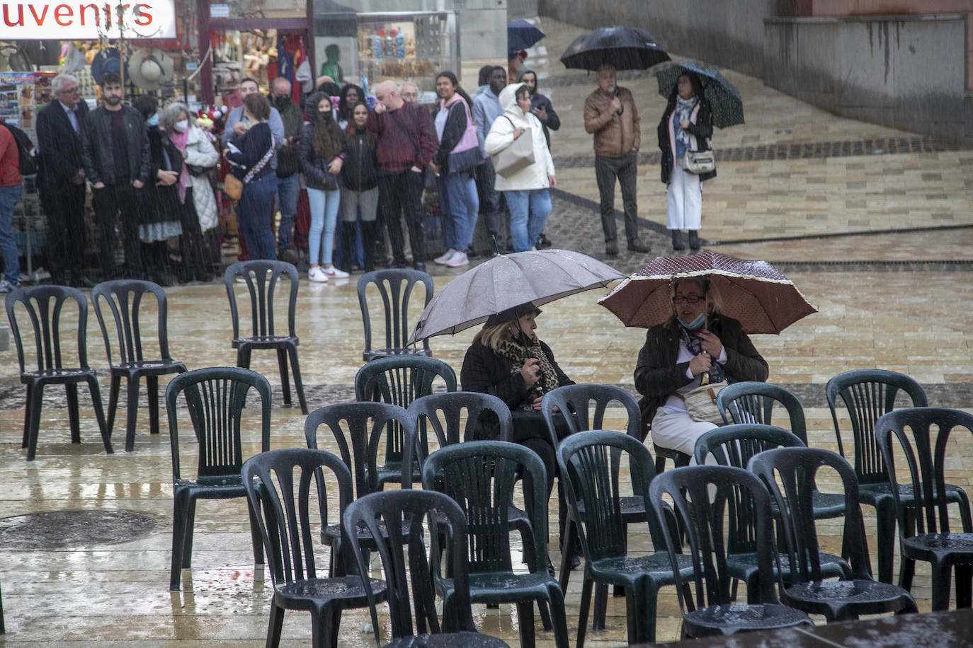 Fotos: Un aguacero obliga a suspender el Lavatorio en Cartagena