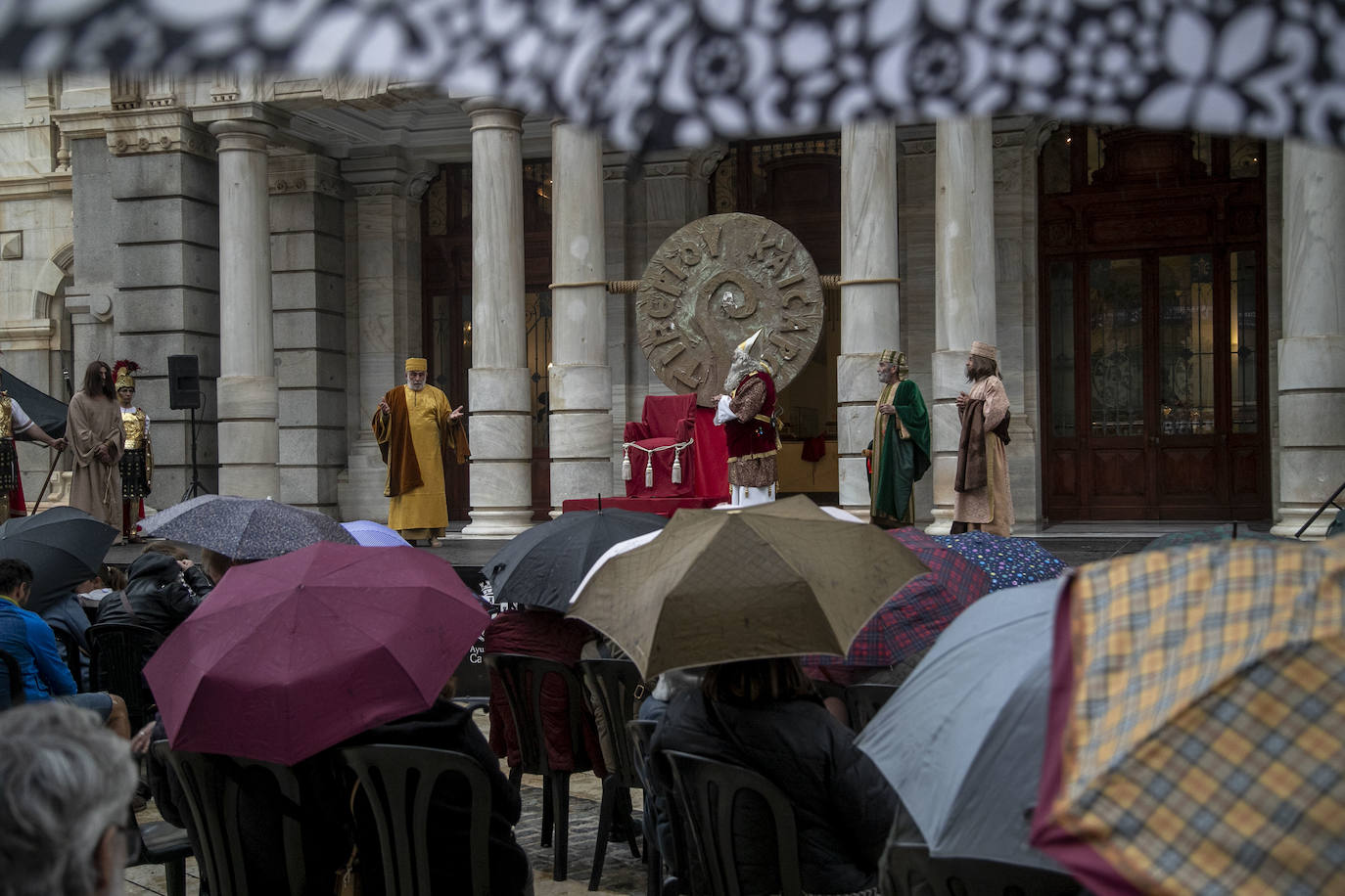 Fotos: Un aguacero obliga a suspender el Lavatorio en Cartagena