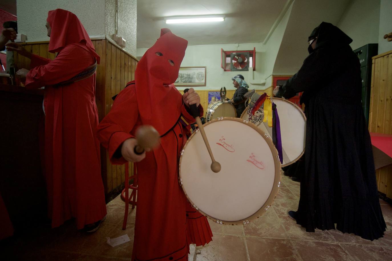 Fotos: Los tambores vuelven a las calles de Moratalla en el Jueves Santo