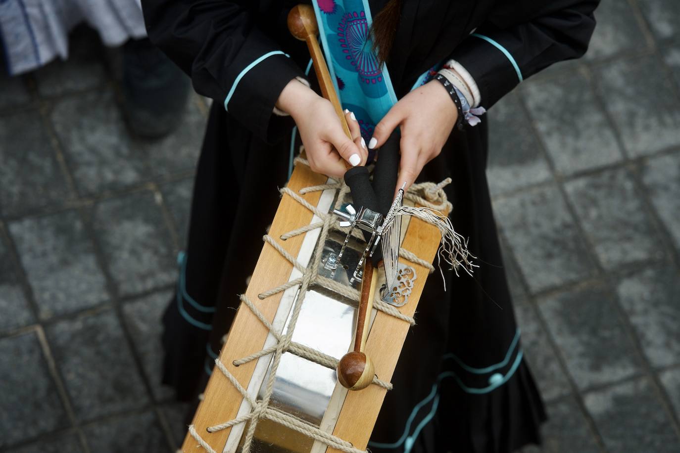 Fotos: Los tambores vuelven a las calles de Moratalla en el Jueves Santo