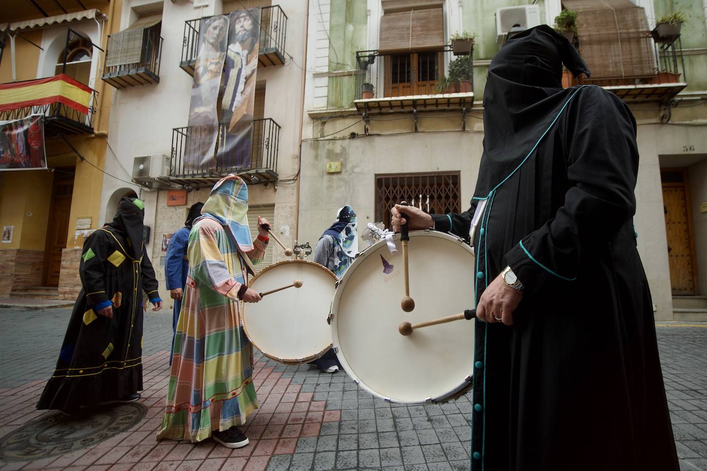 Fotos: Los tambores vuelven a las calles de Moratalla en el Jueves Santo