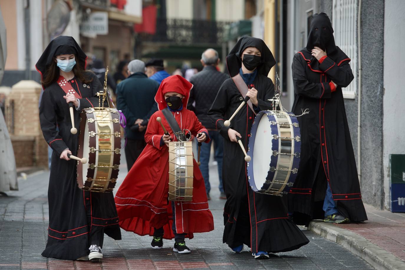 Fotos: Los tambores vuelven a las calles de Moratalla en el Jueves Santo