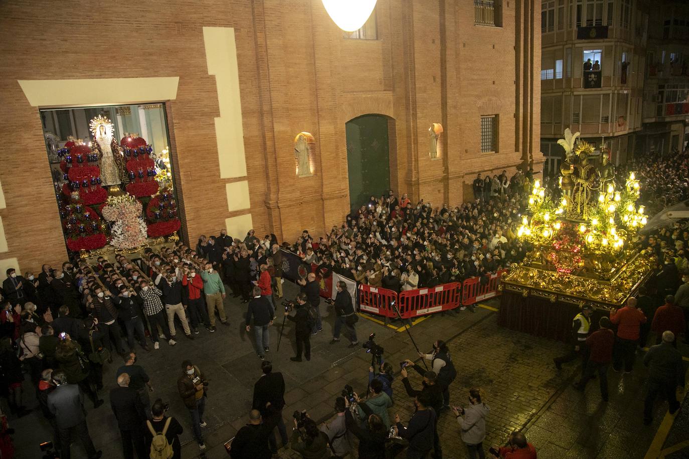Fotos: Salve al Primer Dolor, único consuelo para los californios