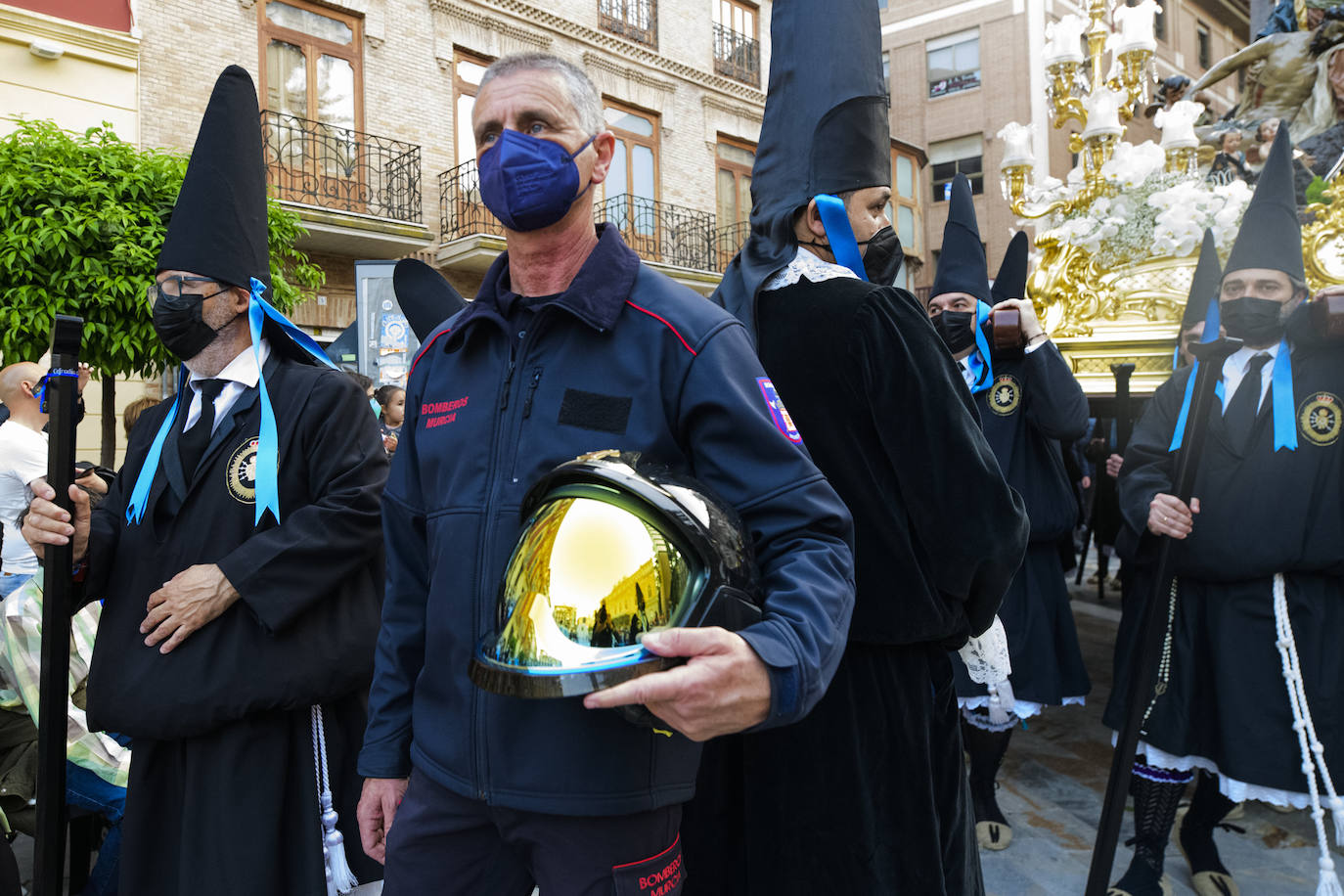 Fotos: Las cofradías de Servitas, el Santo Sepulcro y la Misericordia cierra el Viernes Santo