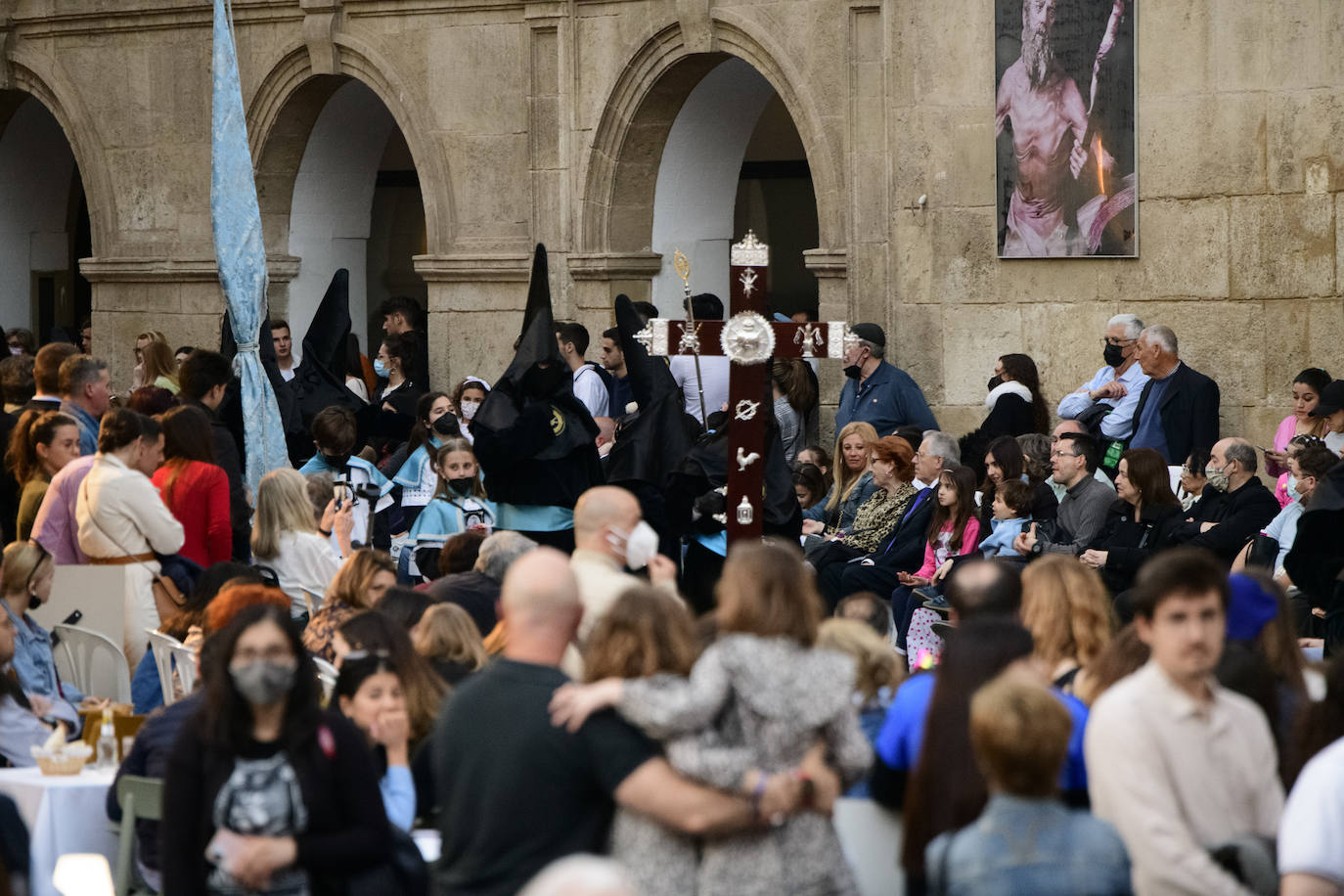 Fotos: Las cofradías de Servitas, el Santo Sepulcro y la Misericordia cierra el Viernes Santo