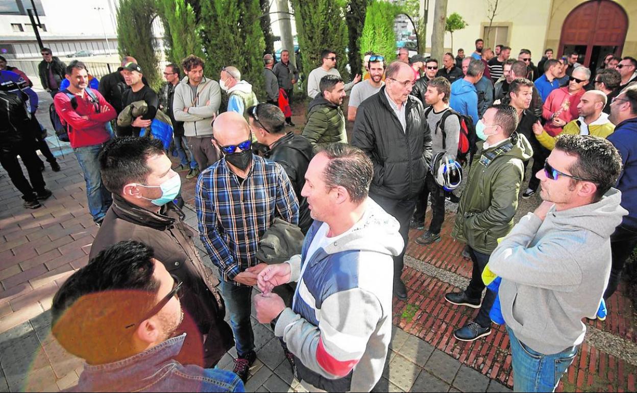 Protesta de bomberos del CEIS contra el «desmantelamiento del servicio», el 7 de abril en Murcia