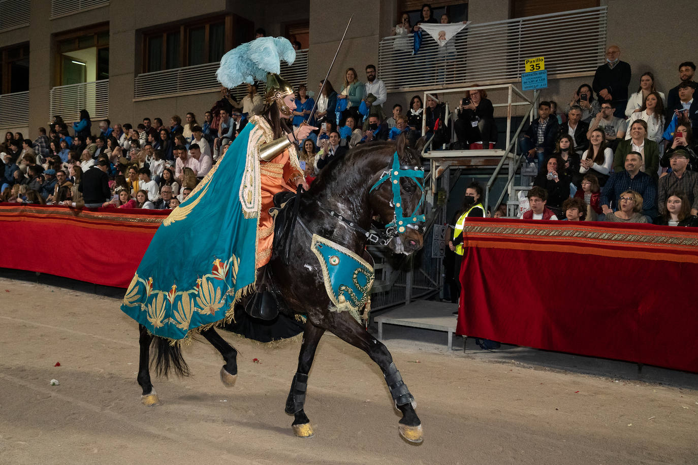 Fotos: Desfile bíblico-pasional del Viernes Santo en Lorca