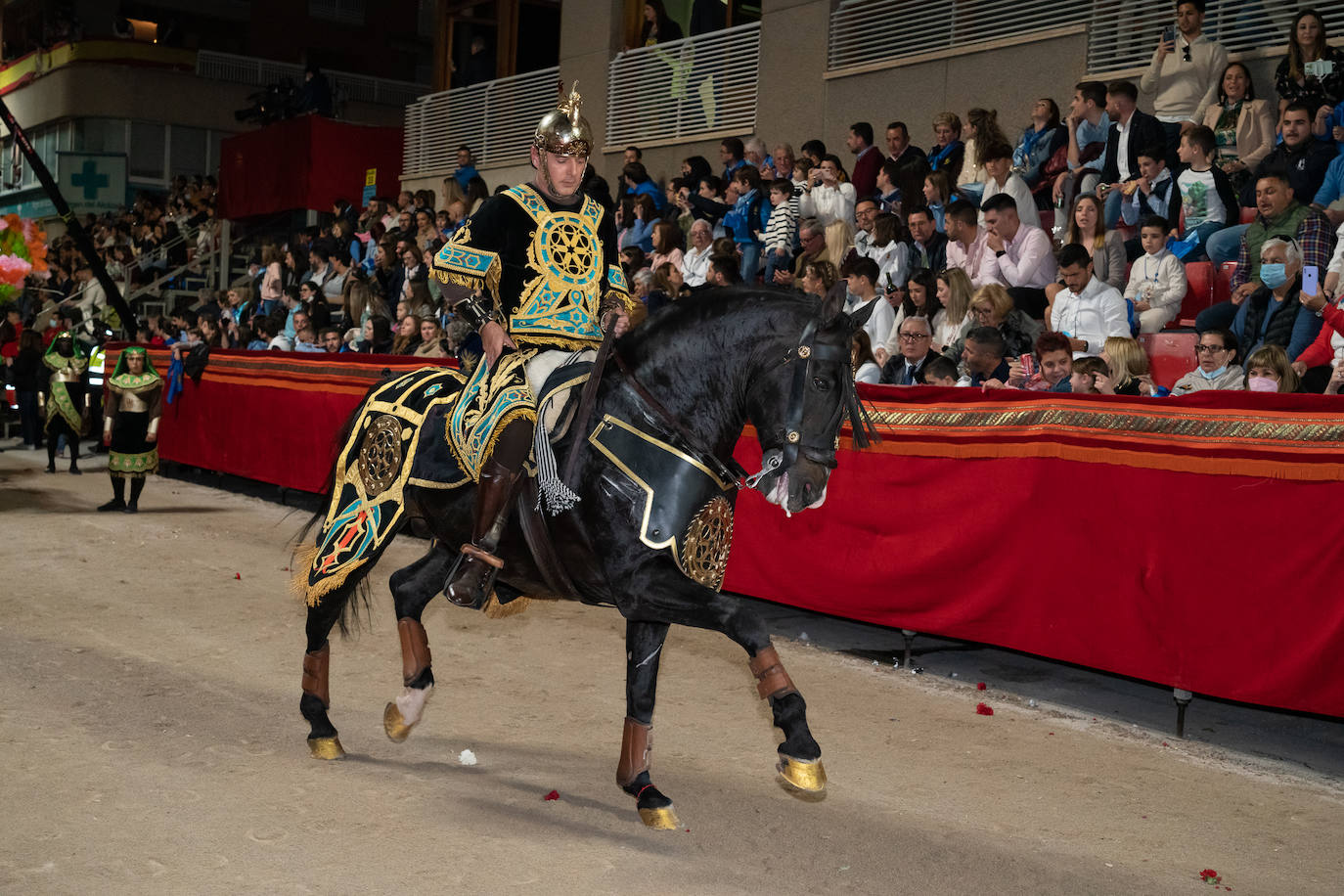 Fotos: Desfile bíblico-pasional del Viernes Santo en Lorca
