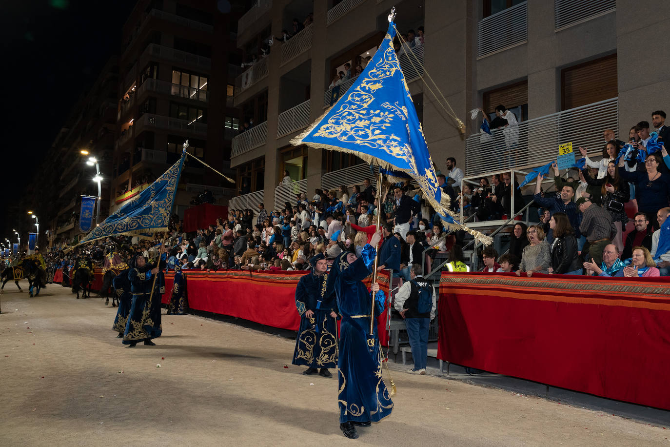 Fotos: Desfile bíblico-pasional del Viernes Santo en Lorca