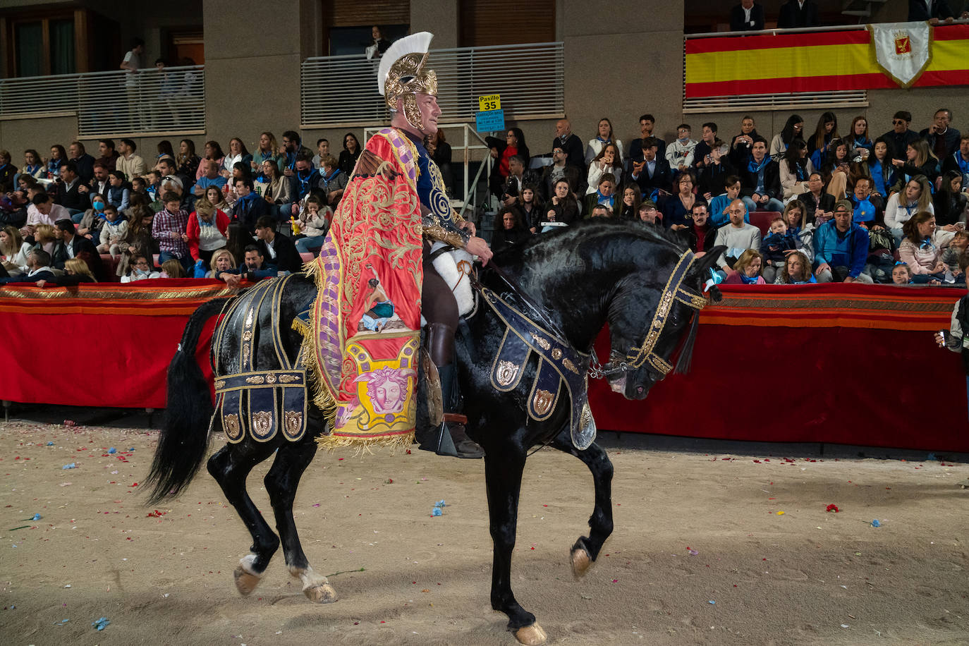Fotos: Desfile bíblico-pasional del Viernes Santo en Lorca