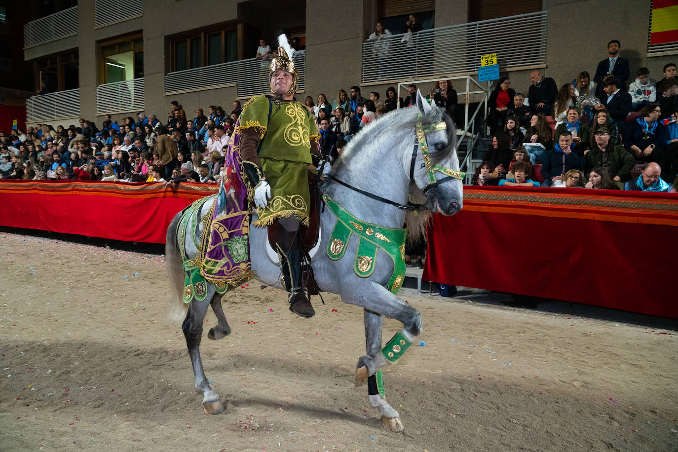 Fotos: Desfile bíblico-pasional del Viernes Santo en Lorca