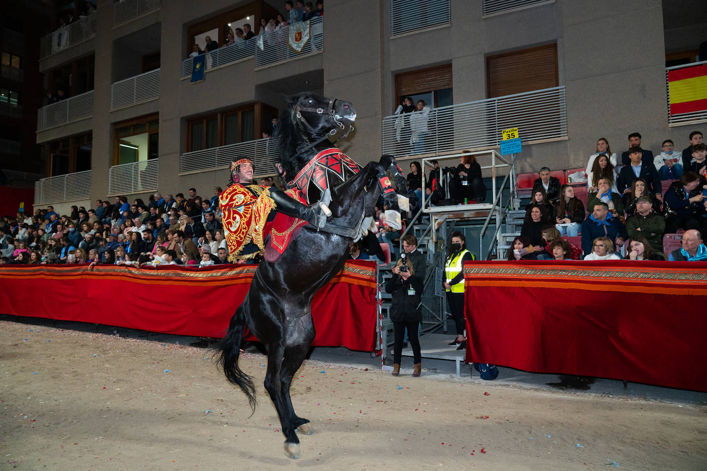 Fotos: Desfile bíblico-pasional del Viernes Santo en Lorca