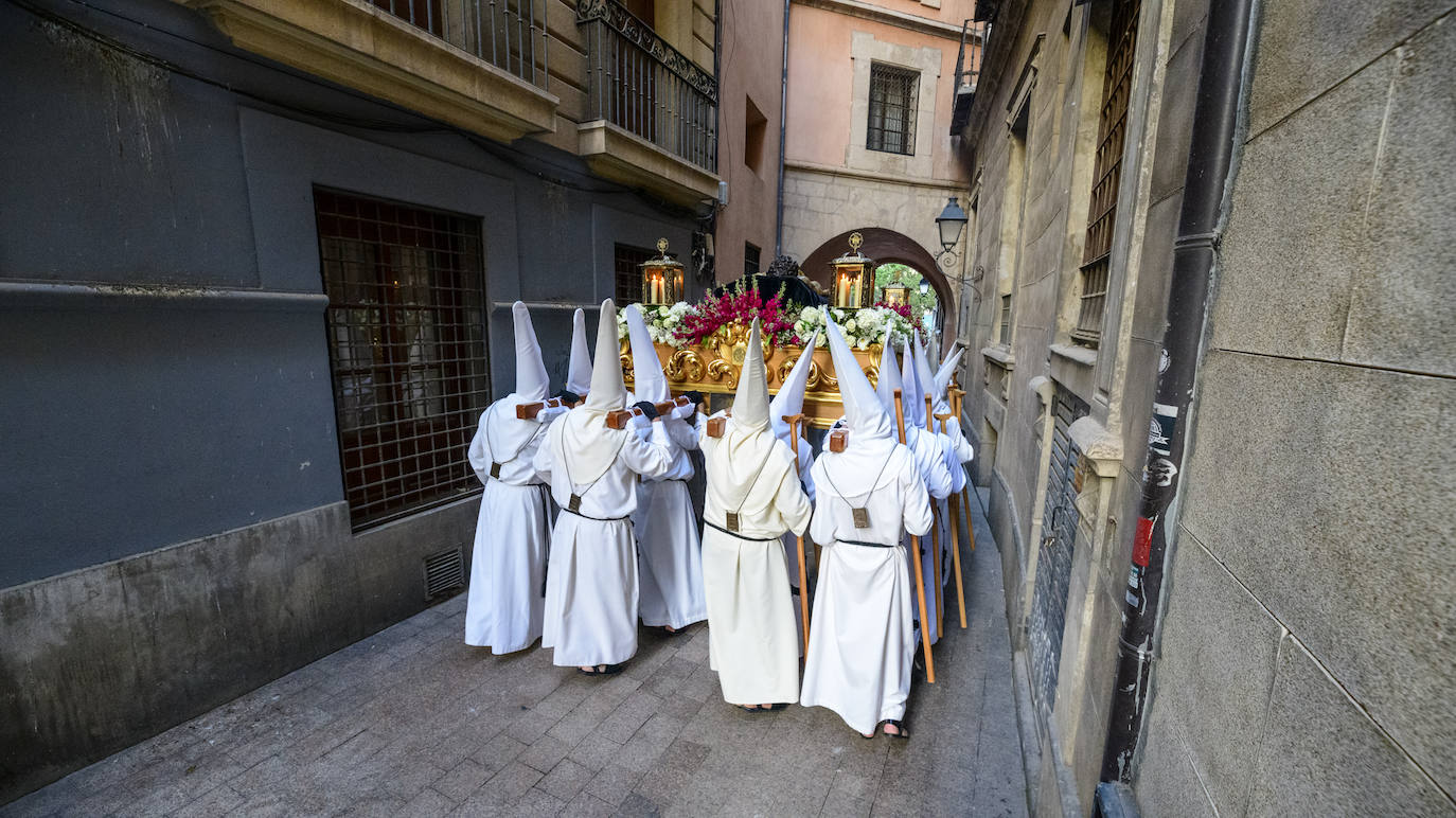 Fotos: La procesión del Yacente de Sábado Santo en Murcia, en imágenes